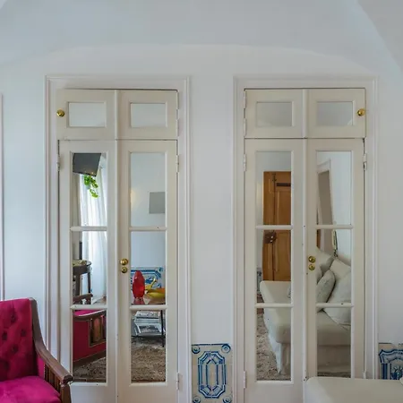 Romantic + Tejo River View Лиссабон