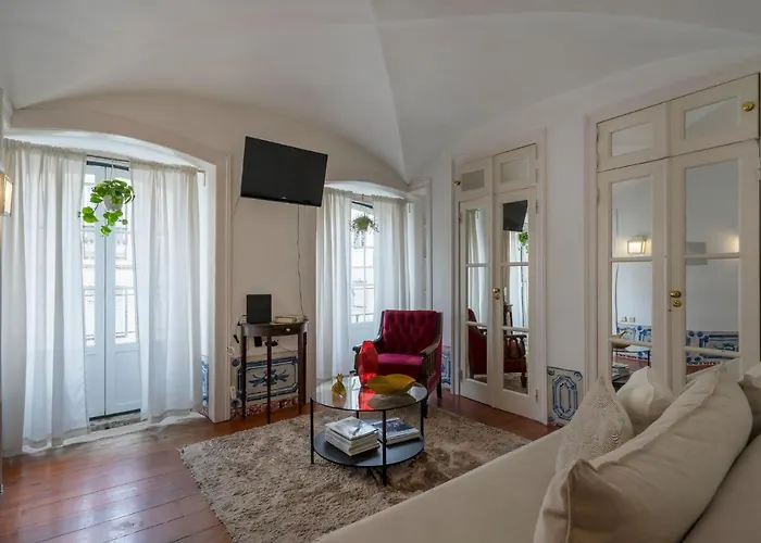 Romantic + Tejo River View Appartement Lissabon